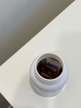 프리마인 홍삼의 강력한 에너지, 이제는 흡수율을 높인 최첨단 캡슐로 간편하게 초고속 충전하세요. — 5점을 준 리뷰어가 2022년 10월 올린 사용 사진