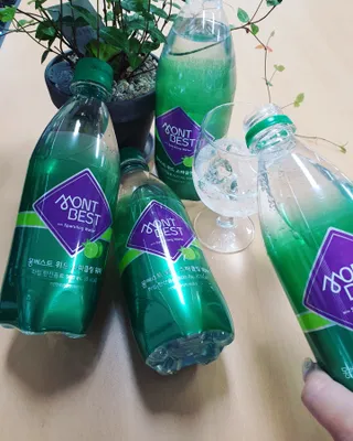 몽베스트 Montbest with Sparkling water Lime20병 — 5점을 준 리뷰어가 2022년 5월 올린 사용 사진