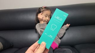 치과에서 쓰는 치약 _ 라벨제로 저불소 꼬마, 키즈, 유아, 베이비, 주니어 안전한 어린이치약 — 5점을 준 리뷰어가 2022년 12월 올린 사용 사진