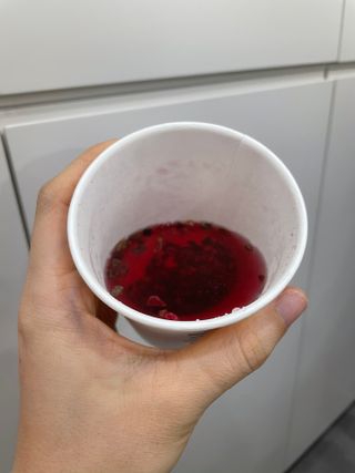 마시다 매혹적인 붉은 빛이 입안 가득히, 비트루트차 — 5점을 준 리뷰어가 2021년 5월 올린 사용 사진