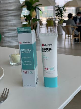 리더스코스메틱 리더스 카밍 바이오틱스 선 에센스 SPF 50+ PA++++ — 5점을 준 리뷰어가 2022년 6월 올린 사용 사진