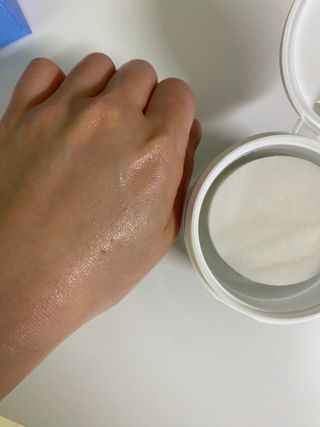 산다화 비타민씨 화이트닝 토너 패드 — 5점을 준 리뷰어가 2023년 8월 올린 사용 사진
