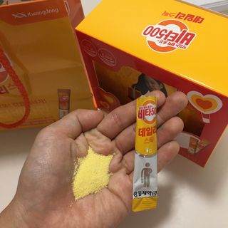 광동생활건강 [광동] 비타500데일리스틱 크리스마스 에디션 60포+20포 추가 증정&쇼핑백+스티커 gift — 5점을 준 리뷰어가 2021년 12월 올린 사용 사진
