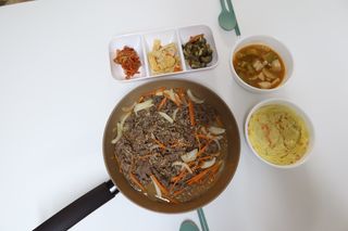 모멘토 마론 프라이팬 26cm 3종 (26cm팬/26cm웍팬/호환 스티머+돔뚜껑) — 5점을 준 리뷰어가 2022년 9월 올린 사용 사진