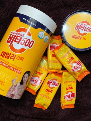 광동생활건강 [광동] 제니비타민C 비타500데일리스틱 180포+제니등신대+제니스티커 — 5점을 준 리뷰어가 2021년 12월 올린 사용 사진