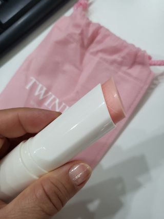 트윙클라 안티링클 샤이닝 멀티밤 — 5점을 준 리뷰어가 2022년 6월 올린 사용 사진
