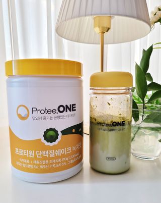 프로티원 단백질쉐이크 녹차맛 2주분 1통+보틀 — 5점을 준 리뷰어가 2021년 9월 올린 사용 사진