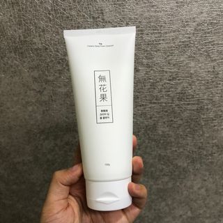[베러오리진] 무화과 크리미 딥 폼 클렌저/피부 노폐물 & 미세먼지 99 세정 인증 민감성 피부 무자극 인증 — 5점을 준 리뷰어가 2021년 12월 올린 사용 사진