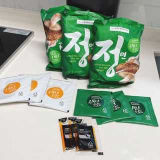 [풀무원] 자연은맛있다 정면, 백면, 홍면  세트 — 5점을 준 리뷰어가 2021년 4월 올린 사용 사진