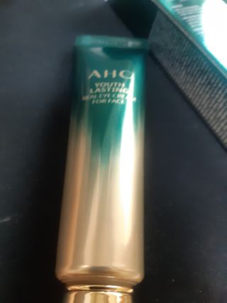 [NEW 탄력유턴 아이크림] AHC 유스 래스팅 리얼 아이크림 포 페이스 — 4점을 준 리뷰어가 2021년 2월 올린 사용 사진