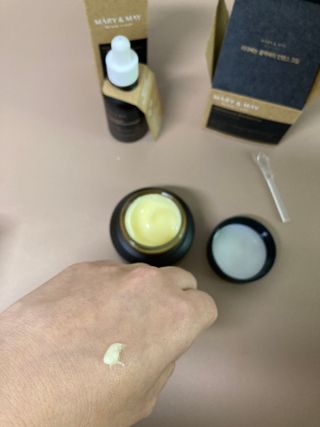마리엔메이  이데베논 블랙베리 보습 크림 + 세럼 — 4점을 준 리뷰어가 2021년 10월 올린 사용 사진