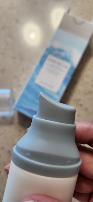 [스킨1004] 마다가스카르 센텔라 히알루-시카 워터핏 선세럼 50ml — 5점을 준 리뷰어가 2024년 5월 올린 사용 사진