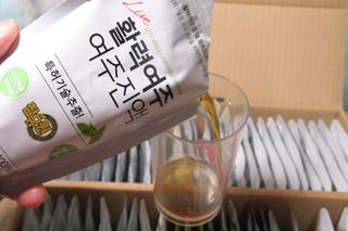 참유원 특허제조 활력 여주진액 여주즙 50포 — 5점을 준 리뷰어가 2022년 1월 올린 사용 사진