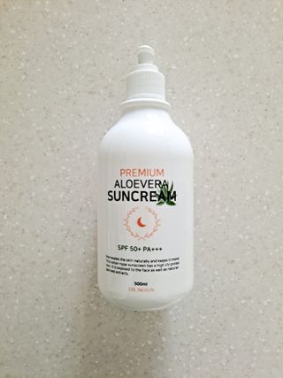 [닥터문] 프리미엄 알로에베라 선크림 500ml — 5점을 준 리뷰어가 2022년 7월 올린 사용 사진