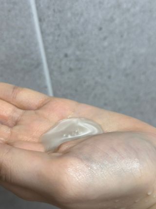 프리마인 더이상 뻣뻣하고 효과없는 탈모샴푸는 NO. 근본부터 케어하는 셀베이스 그린티샴푸(500ml) — 5점을 준 리뷰어가 2023년 2월 올린 사용 사진