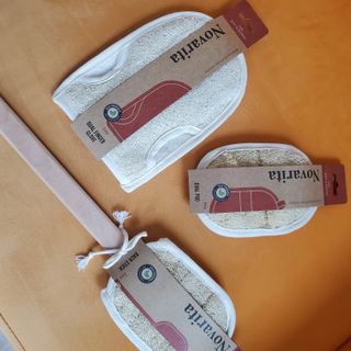 노바리타 배쓰루파 컬렉션 3종 - 타원형 샤워패드+바디스크럽 장갑+바디스틱 — 5점을 준 리뷰어가 2023년 8월 올린 사용 사진