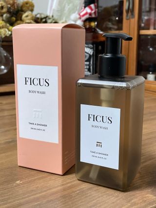 테이크어샤워 [스마트스토어+무배] 피쿠스 바디워시 FICUS BODY WASH 250ML — 5점을 준 리뷰어가 2025년 10월 올린 사용 사진