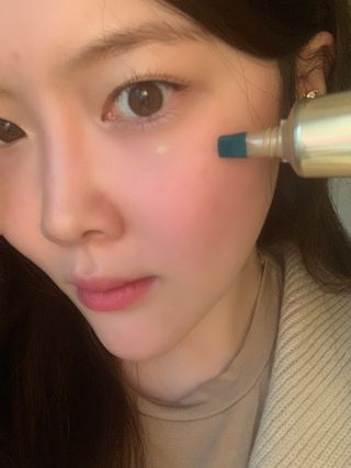 [NEW 탄력유턴 아이크림] AHC 유스 래스팅 리얼 아이크림 포 페이스 — 5점을 준 리뷰어가 2021년 3월 올린 사용 사진