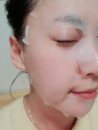 체르엠 그린 케비어 더블워터 마스크팩 5매입  2팩 — 5점을 준 리뷰어가 2021년 12월 올린 사용 사진