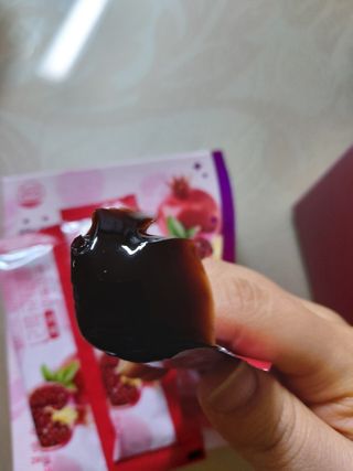 헬스업_쁘띠쁘띠석류콜라겐젤리_20g x 14포 — 5점을 준 리뷰어가 2021년 2월 올린 사용 사진