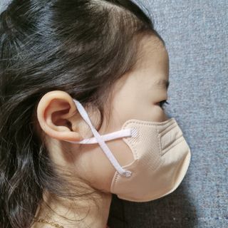 애니가드키즈 새부리형 KF94  5컬러 각 10매입 [화이트, 블랙, 크리미베이지, 코튼핑크, 그레이] 3-6세 — 5점을 준 리뷰어가 2022년 2월 올린 사용 사진