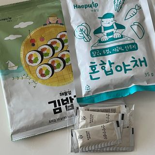해풀잎 누구나 김밥*1ea [(혼합야채 35g *1ea,  김밥김 (5g, 5ea),  양념간장 (6g, 5ea), 참기름(5g, 2ea)] — 4.5점을 준 리뷰어가 2022년 7월 올린 사용 사진