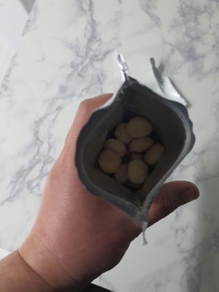 도이퉁 마카다미아 넛 90g  로얄 마카넛 오리지널 쏠트 허니 — 3점을 준 리뷰어가 2021년 3월 올린 사용 사진