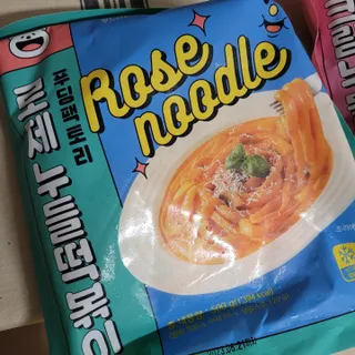 [푸딩팩토리] 로제누들떡볶이 500g / 까르보나라크림누들떡볶이 500g — 5점을 준 리뷰어가 2022년 8월 올린 사용 사진