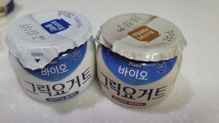 매일바이오 그릭요거트 오리지널 플레인 4개, 로스터리 커피믹스 4개 — 5점을 준 리뷰어가 2021년 12월 올린 사용 사진