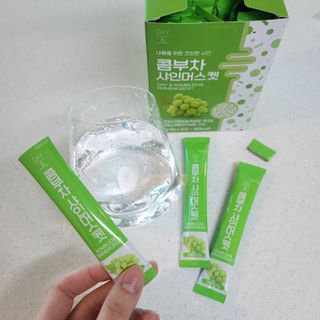참앤들황토농원 7가지 맛! 탄산 톡톡! 스파클링! 데이앤 콤부차 7종 10포 1박스씩 ★총 7박스★ — 5점을 준 리뷰어가 2023년 2월 올린 사용 사진