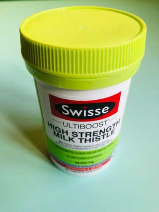 Swisse 스위스 고함량 밀크씨슬 35,000mg 60정 — 5점을 준 리뷰어가 2021년 11월 올린 사용 사진