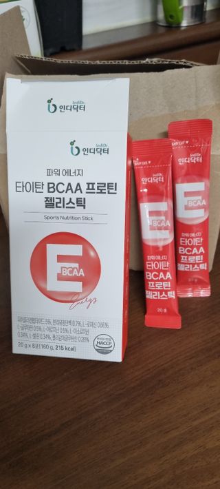 [인디닥터] 타이탄 BCAA 프로틴 젤리스틱 — 3점을 준 리뷰어가 2022년 5월 올린 사용 사진