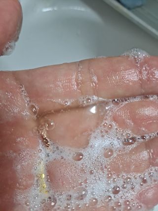 올리브 오일 스킨케어 컴퍼니 [OOSC] 향기로운 보습 로즈 제라늄 바디워시 500ml — 5점을 준 리뷰어가 2021년 5월 올린 사용 사진