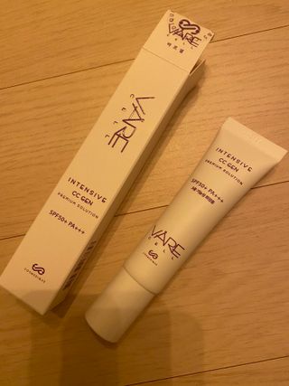 바르셀 톤업선크림 미백 메이크업베이스 CC크림 인텐시브 씨씨 젠 30ml — 4점을 준 리뷰어가 2021년 11월 올린 사용 사진