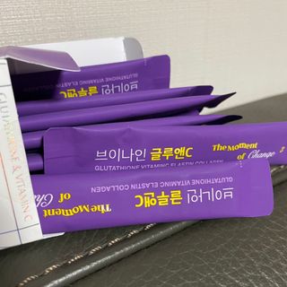 브이나인 글루타치온 비타민C 콜라겐 세라마이드 14포 1BOX — 5점을 준 리뷰어가 2022년 8월 올린 사용 사진