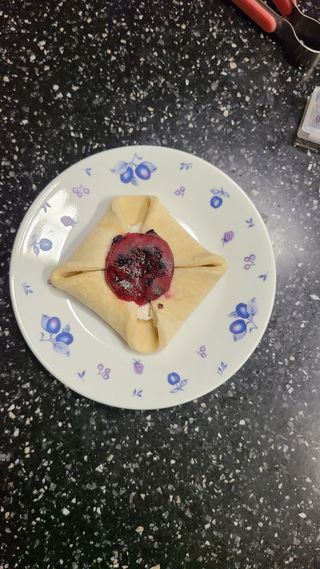 서브큐 메테뭉크 블루베리 크라운 냉동생지 (소포장) — 5점을 준 리뷰어가 2022년 6월 올린 사용 사진