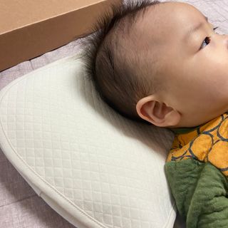 일상유희 newborn 뉴본필로우 아기두상관리베개 — 5점을 준 리뷰어가 2023년 1월 올린 사용 사진