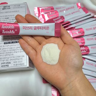 메디포스트 모비타 미쓰리 글루타치온 30포 — 5점을 준 리뷰어가 2023년 1월 올린 사용 사진