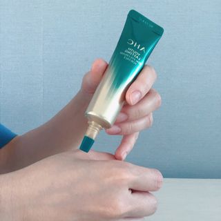 [NEW 탄력유턴 아이크림] AHC 유스 래스팅 리얼 아이크림 포 페이스 — 4점을 준 리뷰어가 2021년 4월 올린 사용 사진