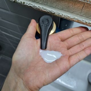 [포레스트스토리] 탈모증상완화 샴푸 1,000ml — 5점을 준 리뷰어가 2022년 3월 올린 사용 사진