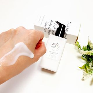 줄라이 모닝 _ JULY MORNING 줄라이모닝 하이드레이팅 퍼퓸드 바디앤핸드 에멀젼 — 5점을 준 리뷰어가 2021년 9월 올린 사용 사진