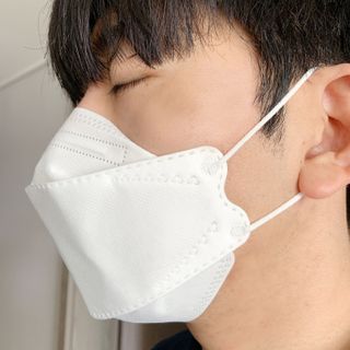 [심폐소생소] KF94 오늘의 마스크 대형 — 4점을 준 리뷰어가 2021년 8월 올린 사용 사진