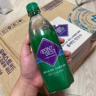 몽베스트 Montbest with Sparkling water Plain 20병 — 5점을 준 리뷰어가 2021년 10월 올린 사용 사진