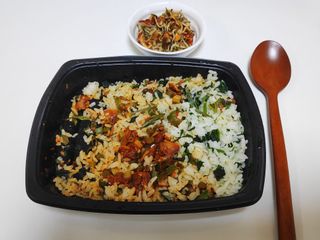 직탁 식단관리 3종 도시락(꼬막 듬뿍 곤드레비빔밥, 알리오올리오 불고기오믈렛, 매콤쭈꾸미 시래기유채밥) — 4.5점을 준 리뷰어가 2022년 6월 올린 사용 사진