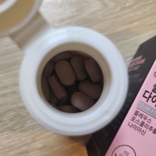 닥터피엔티 [Dr.PNT] 하루 2알로 건강한 다이어트! 한겨울에도 체지방만 쏙~ 슬림핏 다이어트 — 3점을 준 리뷰어가 2023년 3월 올린 사용 사진