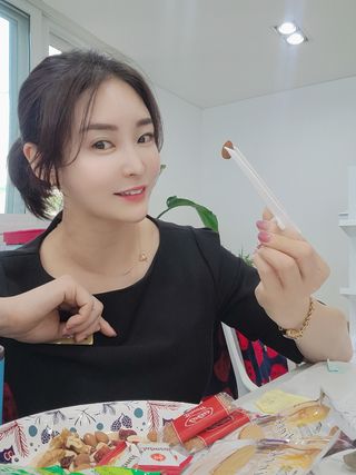 칩스틱 과자젓가락 게이밍젓가락 2ea / KC인증 식품용 — 5점을 준 리뷰어가 2021년 10월 올린 사용 사진
