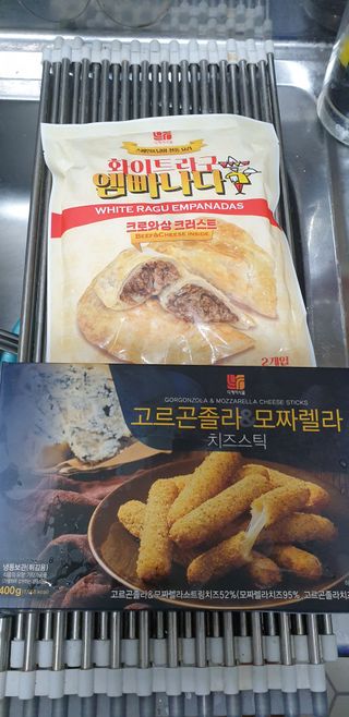 디케이식품(주) 고르곤졸라&모짜렐라 치즈스틱 400g — 5점을 준 리뷰어가 2023년 3월 올린 사용 사진