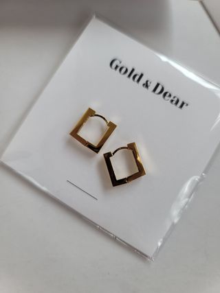 [골드앤디어] 14K 사각 네모 원터치 귀걸이_3color — 4점을 준 리뷰어가 2021년 6월 올린 사용 사진