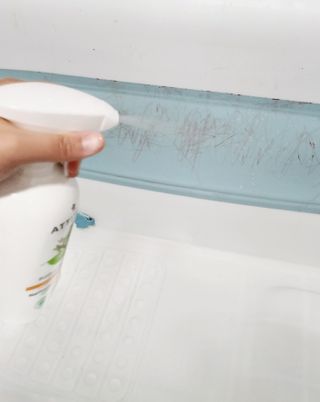 에티튜드 천연 욕실 클리너 시트러스제스트 향 (800ml) — 5점을 준 리뷰어가 2022년 9월 올린 사용 사진