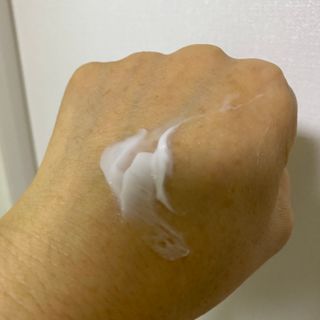 버텍스넘버원 버텍스 넘버원 햄프씨드오일 핸드밤, 바디크림 — 5점을 준 리뷰어가 2022년 3월 올린 사용 사진